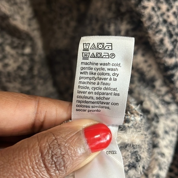 Calvin Klein Womens Size XS/S Animal Print Belted Robe Below Knee Length Soft - Picture 9 of 11